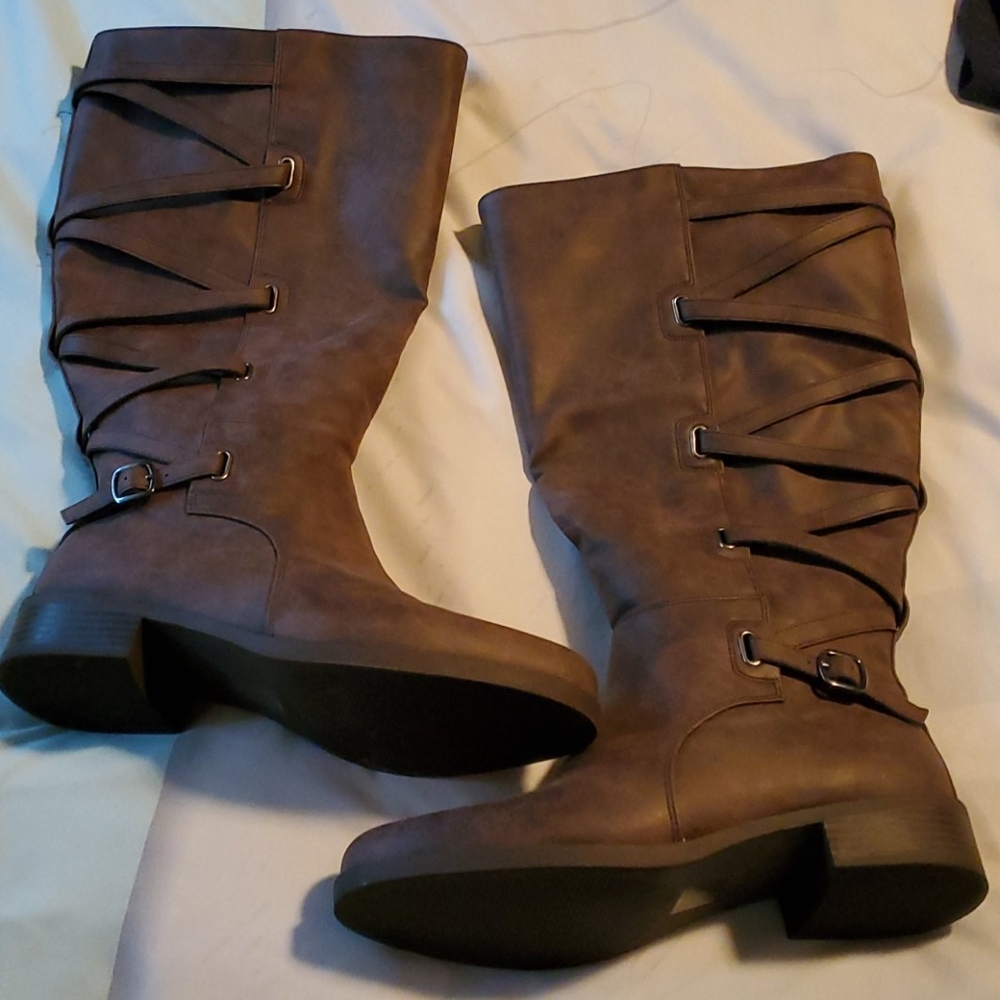 Journee Collection Wide Calf Boots Sz 9